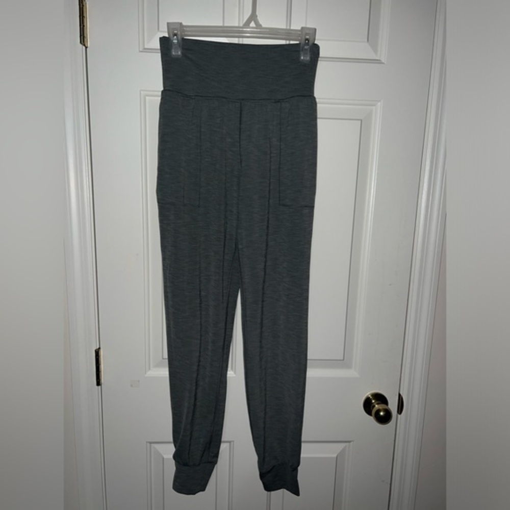 Athleta Salutation Jogger, gray, Small